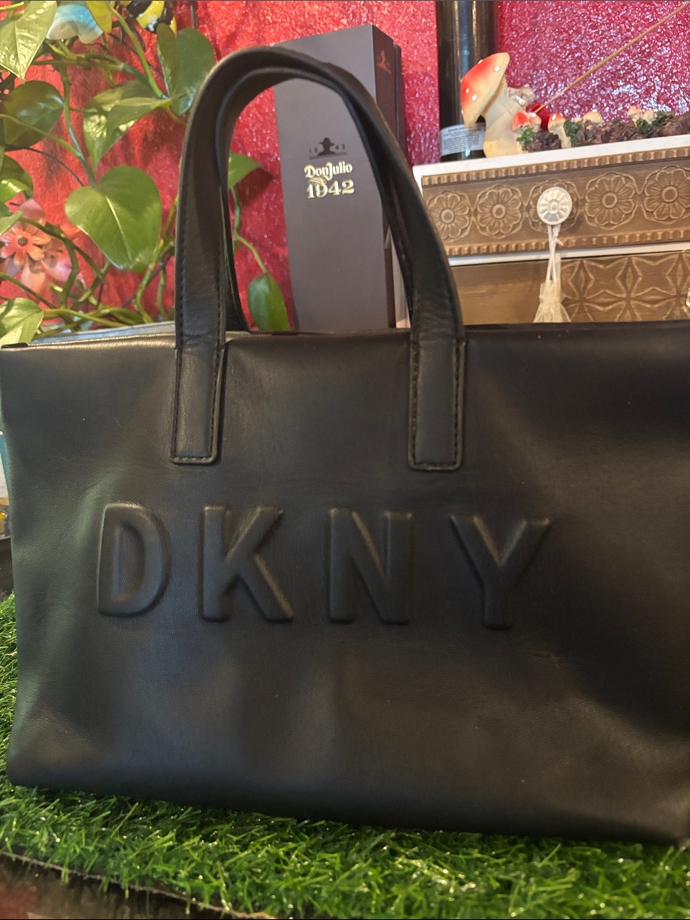 DKNY Black Leather handbag  Bag